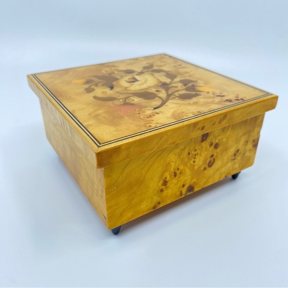 Beautiful Italian Burl Wood Floral Inlay House Of Goebel Strangers In The Night - Picture 1 of 16